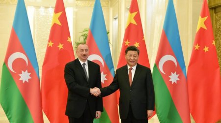 Президент Ильхам Алиев поздравил председателя КНР