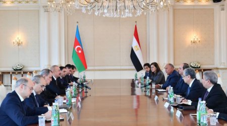 Состоялась встреча президентов Азербайджана и Египта в расширенном составе