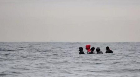 Pakistanda mədrəsə şagirdlərinin olduğu qayıq çevrilib, 11 uşaq ölüb