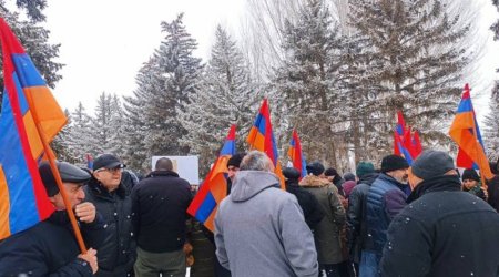 В Армении перед 102-й военной базой России прошла акция протеста
