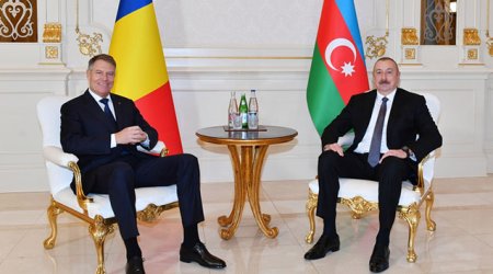 Əliyev Klaus Yohannisla mətbuata bəyanatlarla çıxış ediblər - YENİLƏNİB 