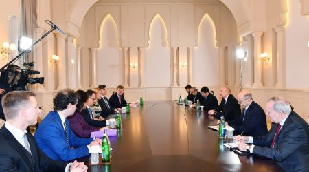 İlham Əliyev Avropa İttifaqının komissarını qəbul edib - YENİLƏNİB