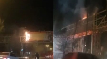 Yəzd şəhərində molla hökumətinə məxsus banerlər yandırılıb