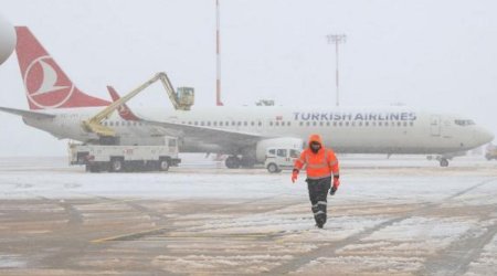 İstanbulda 180 reys təxirə salınıb