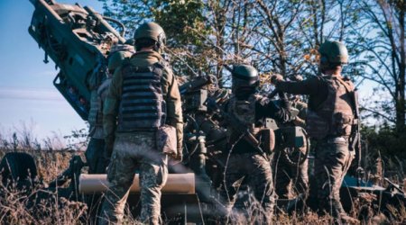 Zelenski Ukraynada hərbi vəziyyətin və səfərbərliyin uzadılmasını təklif edib