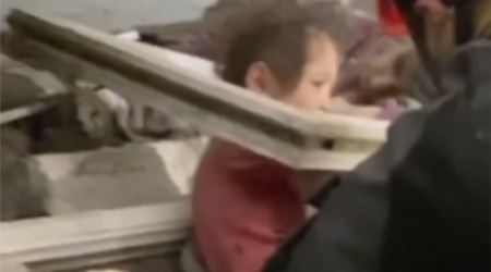 Hatayda bir ailənin 2 övladı xilas edildi - Video