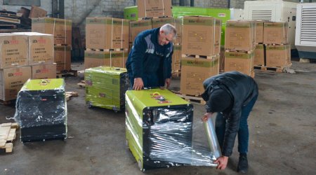 Azərbaycanlı deputatlar zəlzələdən zərərçəkmiş bölgəyə 40 generator göndərib