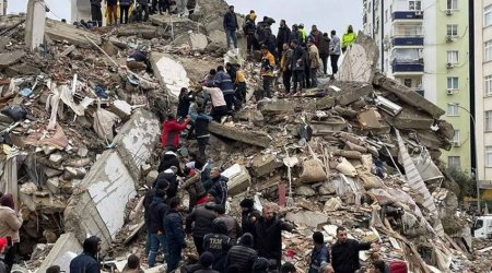 Türkiyədə zəlzələdə uçan binalardakı çatışmazlıqlara görə 8 nəfər həbs edilib