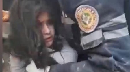 Azərbaycanın xilasediciləri 2 bacını 128 saat sonra dağıntılar altından xilas edib