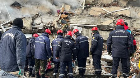 FHN-in xilasediciləri Türkiyədə 51 nəfəri dağıntılar altından sağ çıxarıb