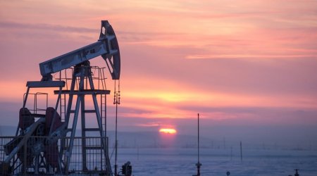 Azerbaijani oil price rises about 1%