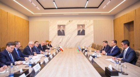 Азербайджан обсудил с Польшей развитие Среднего коридора