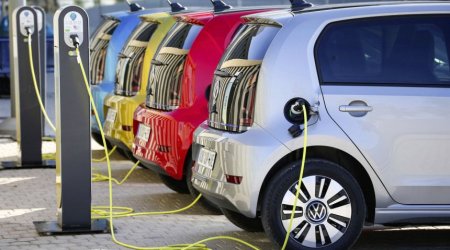 Ölkəyə gətirilən elektromobillərin sayı açıqlandı