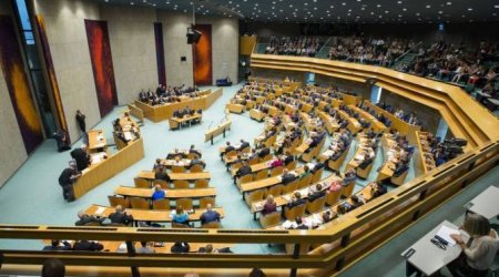 Niderlandın 13 deputatı Azərbaycanı Laçın dəhlizini açmağa çağırıb