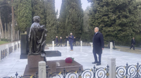 Russian Foreign Minister visits Alley of Martyrs