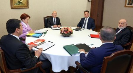 Müxalifət liderləri Akşenerə görə iclas tarixini dəyişdirdi