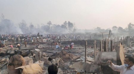 Banqladeşdəki qaçqın düşərgəsində 12 mindən çox insan evsiz qalıb