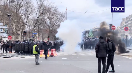 Parisdə pensiya islahatına qarşı iğtişaşlar başlayıb