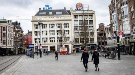 Daha bir ölkə bütün koronavirus məhdudiyyətlərini ləğv etdi