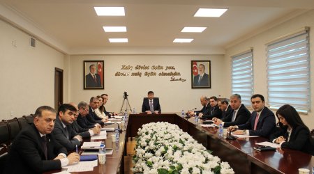 Yasamal Rayon İcra Hakimiyyətinin başçısı sakinləri qəbul edib