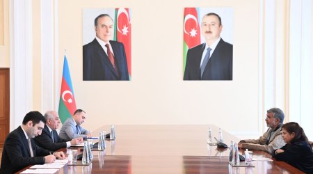 Baş nazir Əli Əsədov Nobel sülh mükafatı laureatı Kailaş Satyarti ilə görüşüb