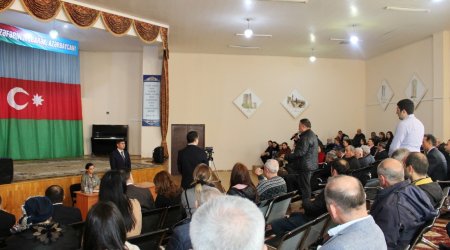 İcra başçısı və millət vəkili ərazidə Yeni Yasamal sakinləri ilə görüşdülər