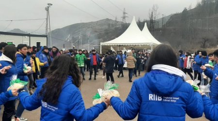 Экоакция на дороге Ханкенди-Лачын продолжается