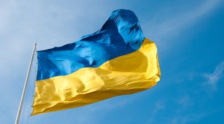 В Крыму подняли флаг Украины