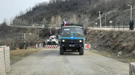 По дороге Ханкенди-Лачын беспрепятственно проехали автомобили российских миротворцев