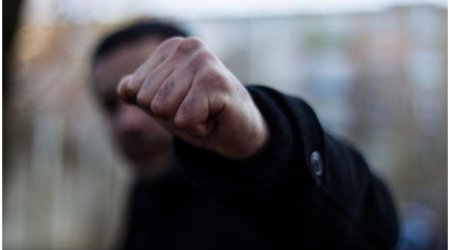 Biləsuvarda su üstündə ata və oğlu döyülüb