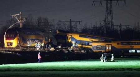 Niderlandda qatar relsdən çıxıb - Ölən və yaralananlar var