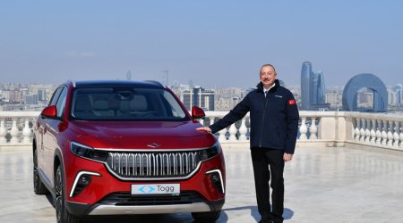 Türkiyənin ilk yerli elektromobili “Togg” İlham Əliyevə təqdim olunub