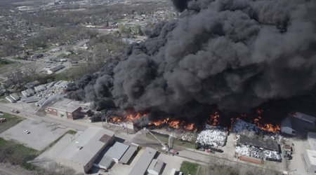 ABŞ-də təkrar emal müəssisəsində yanğın - 2000 insan təxliyə ediləcək