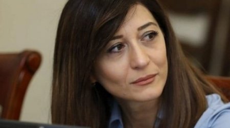 Erməni deputat: Bayraq yandıranlar və onlarla fəxr edənlərə görə illərlə geri düşmüşük