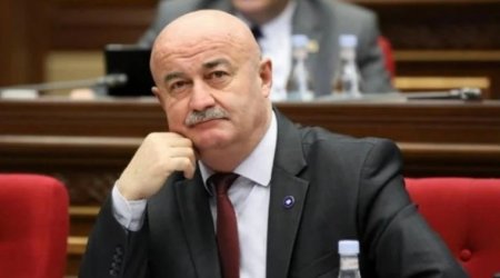 Erməni deputat: Azərbaycan bayrağının yandırılması ilə bağlı insidentə görə utanıram