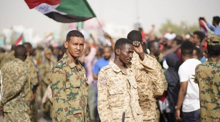 Sudan ordusu xüsusi təyinatlıların bazalarını nəzarətə götürüb, ölənlərin sayı artıb