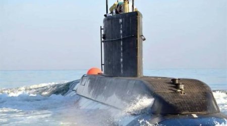 İran ABŞ-ın nüvə sualtı qayığını Hörmüz boğazında suya çıxarıb