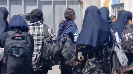 İranın təhsil işçiləri: Məktəblərə kimyəvi hücumlara küçələrdə cavab verəcəyik- FOTO