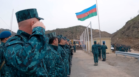 Laçın-Xankəndi yolundakı keçid məntəqəsində Azərbaycan bayrağı qaldırılıb