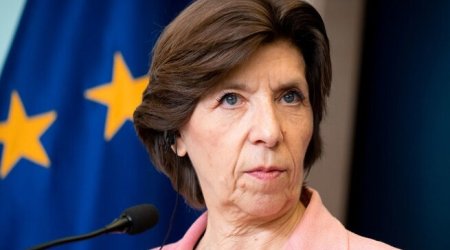 Fransalı nazir Azərbaycanı tənqid etdi, Bayramov söz altında qalmadı