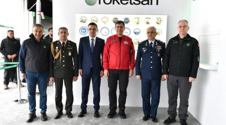 Azərbaycan müdafiə nazirinin müavinləri Türkiyədə yüksək texnologiyalar sərgisində iştirak ediblər