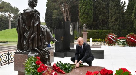 Prezident Zərifə Əliyevanın məzarını ziyarət etdi - FOTOLAR