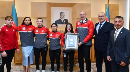 İlham Əliyev və Mehriban Əliyeva Türkiyə idmançıları ilə görüşüblər-YENILƏNIB