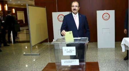 Türkiyə vətəndaşları Azərbaycanda səs verməyə başladılar