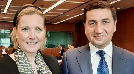 Prezidentin köməkçisi Aİ-nin komitə sədri ilə görüşüb