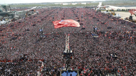 Ərdoğanın İstanbul mitinqində 1,7 milyon nəfər iştirak edib