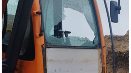 Ermənistan silahlı bölmələri Laçında ekskavatoru atəşə tutub