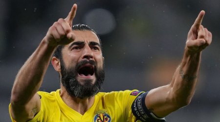 İspaniya klubu 38 yaşlı məşhur futbolçunun müqaviləsini uzadıb