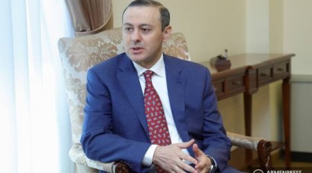 Qriqoryan NATO komitəsində görüş keçirdi