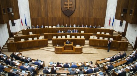 Slovakiyada növbədənkənar parlament seçkiləri keçiriləcək